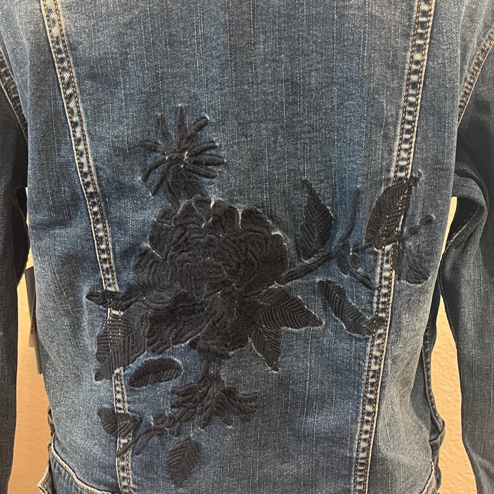 Embroidered Denim Jacket. Dark Blue with Navy Floral Design. Size M. NWT - Picture 4 of 10